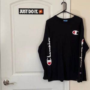 Champion long-sleeve shirt